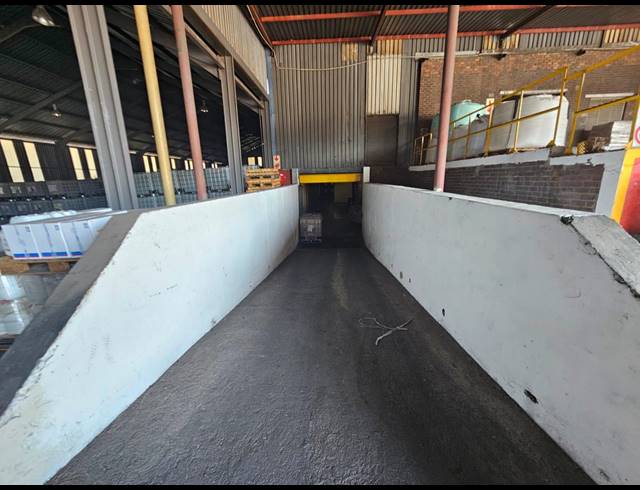 5,500M² WAREHOUSE FOR SALE IN ALBERTON NORTH